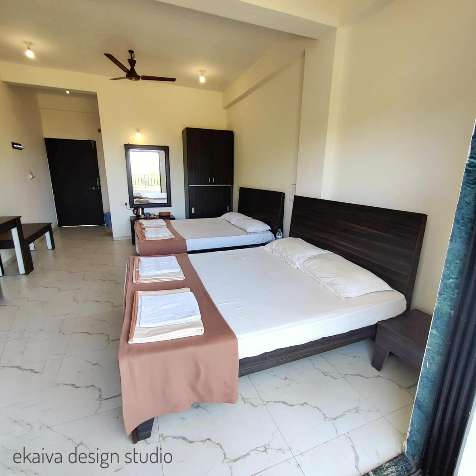 Konkantrip Beach Resort Dāpoli Exteriér fotografie